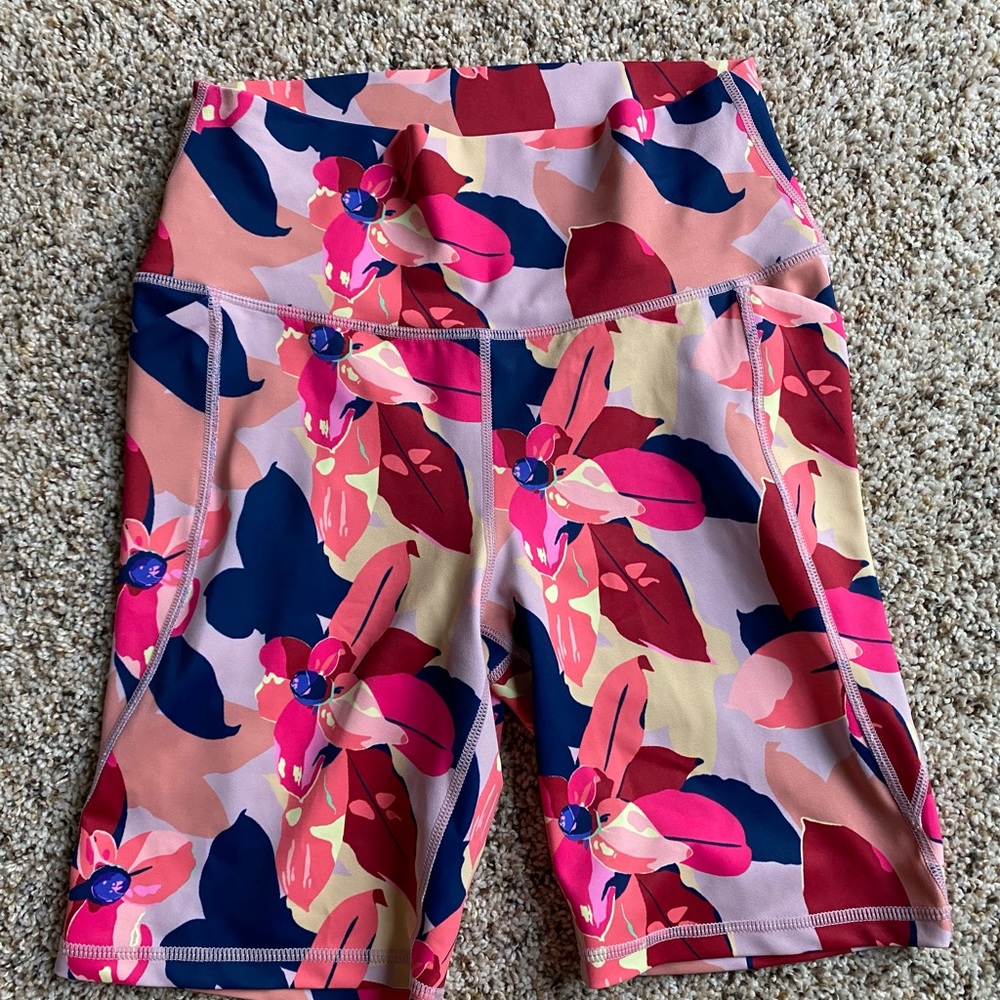 Colorful bike/workout shorts 🚴 🩳